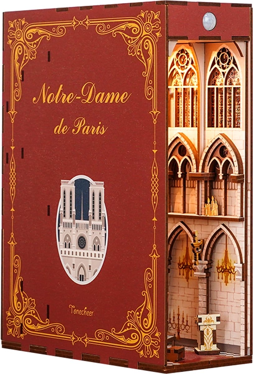Book Nook Notre Dame de Paris